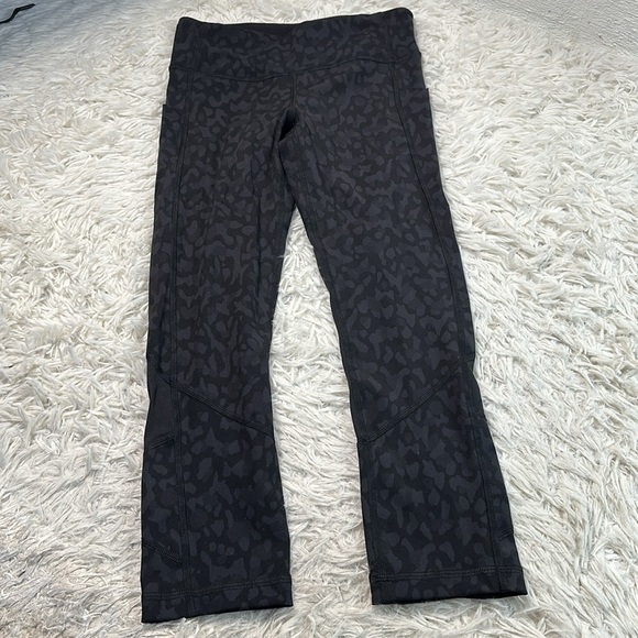 Lululemon Pace Rival Crop *22" Formation Camo Deep Coal Multi / Black - Picture 1 of 7
